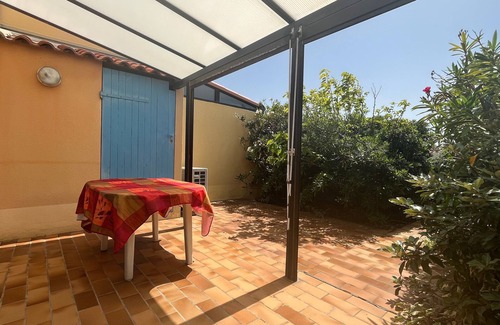 Le Barcares Villa | Charming Villa with AC, Mezzanine, Terrace, 400m to Beach, Sleeps 6, Private Parking