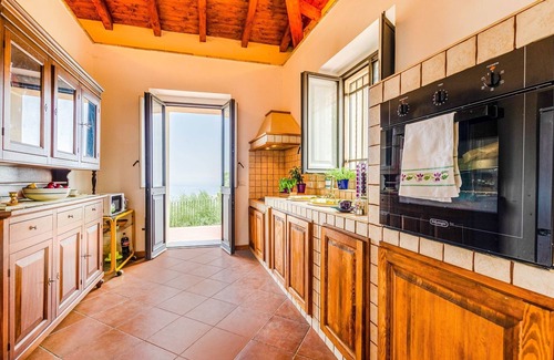 Mascali Villa | Charming villa with pool and panoramic surroundings