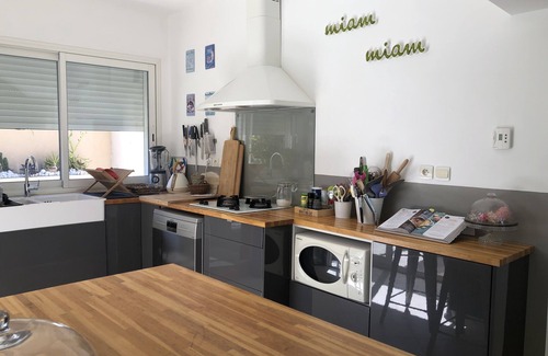 Noves House | Charming villa with pool