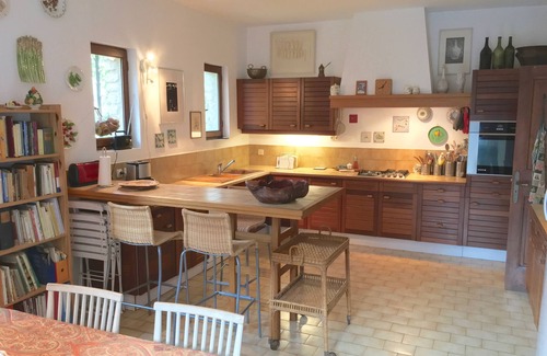 Gordes House | Charming Villa with Shaded Terrace, Pool and Luberon View