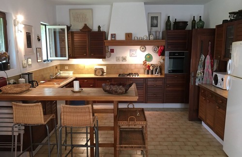 Gordes House | Charming Villa with Shaded Terrace, Pool and Luberon View