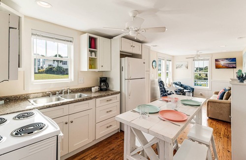Long Beach House | Charming Vintage Beach Bungalow Only One Block from the Beach