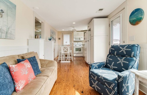 Long Beach House | Charming Vintage Beach Bungalow Only One Block from the Beach