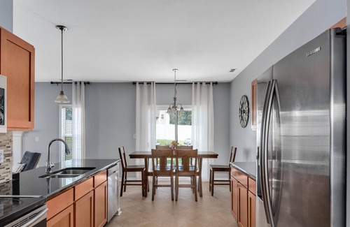 Wake County House | Charming Wendell Home w/firepit and pool table