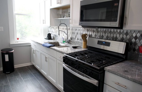 East Garfield Park House | Charming West Loop Chicago 2bd House near the Green Line