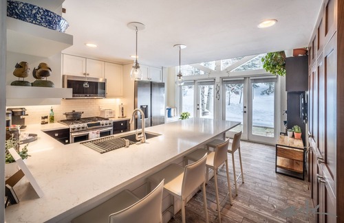 Matterhorn Village Ski Chalet | Charming West Vail 4 Bedroom, 3 Bathroom Mountain Chalet with Private Hot Tub