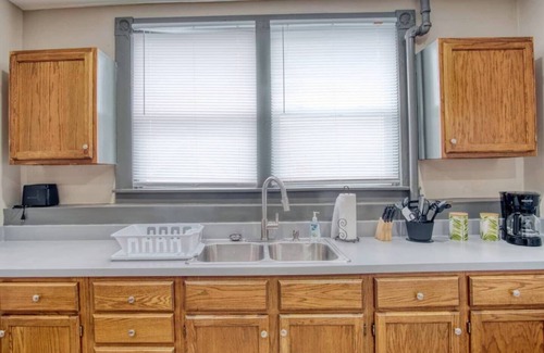 Windsor Park Apartment | Charming Windsor Park Stay – 1BR|1BA w/Workspace