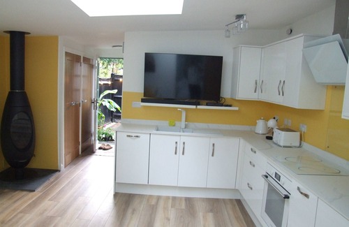 Filby Cabin | Charming Woodland Lodge 2 person 1 bedroom