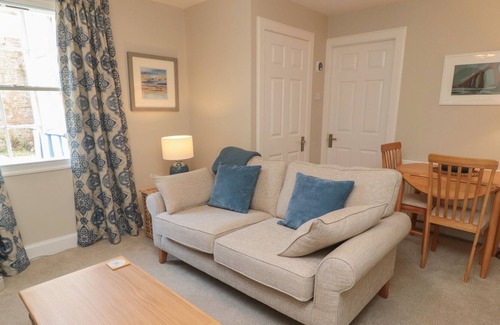 Berwick-upon-Tweed Cottage | CHARTER'S COTTAGE, romantic, with a garden in Berwick-Upon-Tweed
