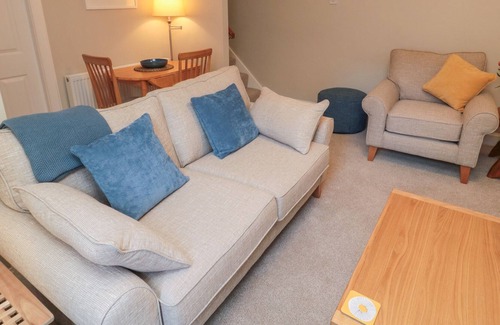 Berwick-upon-Tweed Cottage | CHARTER'S COTTAGE, romantic, with a garden in Berwick-Upon-Tweed