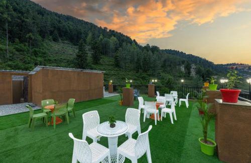 Fagu Apartment | Charvi Group l Roof top l Balcony l Good hospitality kufri by Exotic Stays