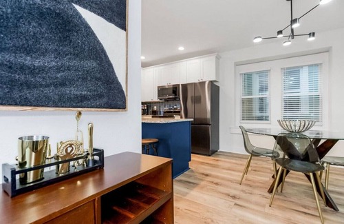Kansas City House | Chase House on Forest · Renovated 2 BR Home | Long term welcomed | Midtown