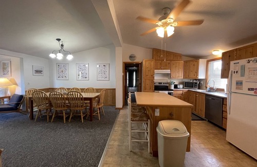 Hatteras Cottage | Chasing Sunsets Dog-friendly home w/deck and ocean view