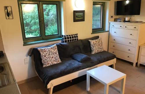 Micov-Susice Cabin | Chata na konci louky