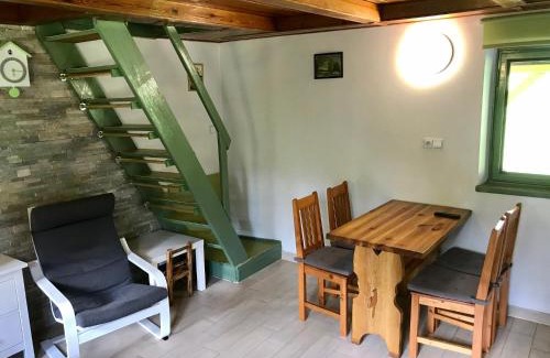 Micov-Susice Cabin | Chata na konci louky
