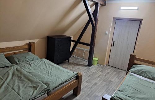 Loucna Pod Klinovcem Cabin | Chata Na Rozcestí