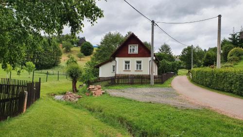 Lazne Belohrad House | Chata u potoka