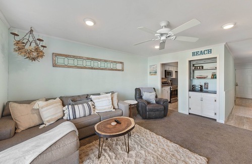 North Ocean City Condo | Chateau 202B is a Gorgeous Bayside Condo , perfect for the family getaway!