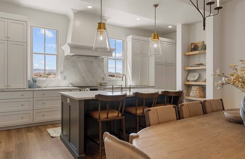 St. George House | Chateau Bleu: Desert Color Lagoon + Beaches