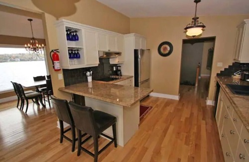Penetanguishene House | Chateau Champlain Cottage