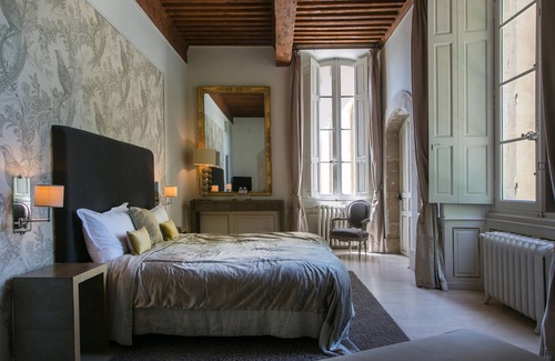 Uchaux Hotel | Chateau De Massillan