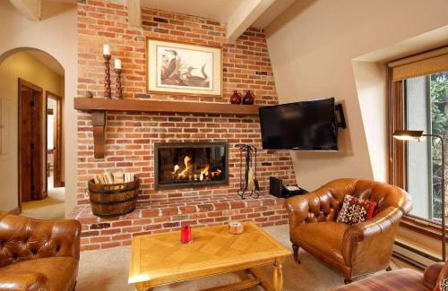 Aspen House | Chateau DuMont 17