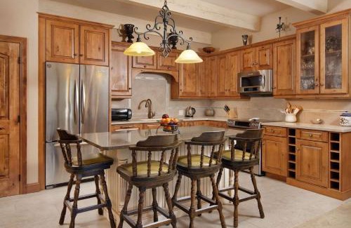 Aspen House | Chateau DuMont 17