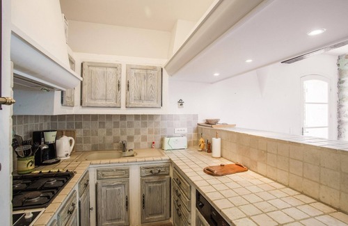 Lorgues House | Chateau in Lorgues with Pool & Vineyard Views