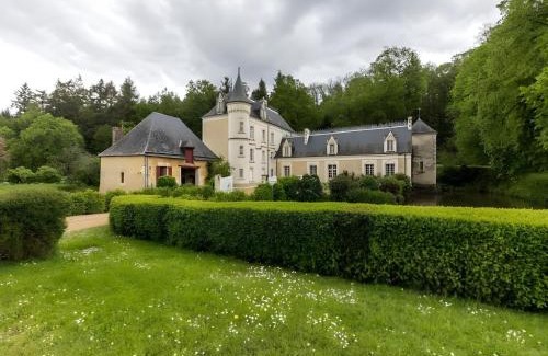 Villiers-au-Bouin Villa | Château in Touraine with Private Park