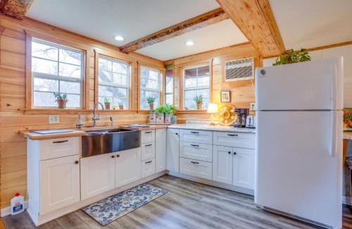 Hood House | Chateau Merlot Cottage with Deck in Stanardsville