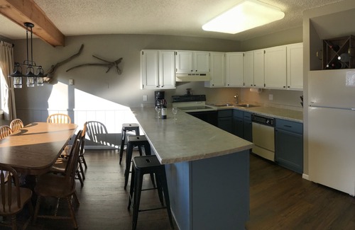 Upson Condo | Chateau On The Mountain! Ski OUT at WhiteCap Ski Resort Mountain Meadow 6