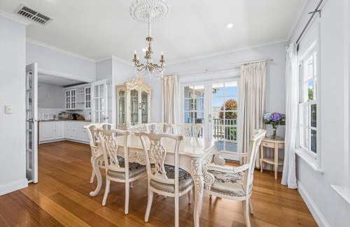 Aldinga House | Chateau On Vines - Aldinga - C21 SouthCoast Holidays