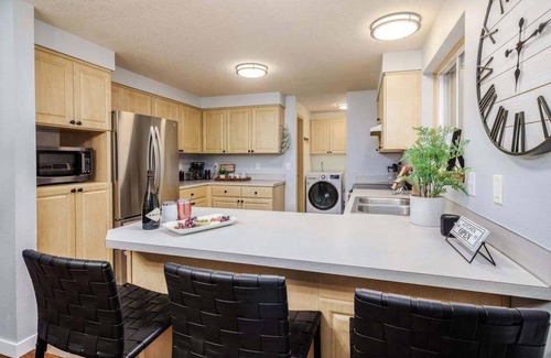 Welches House | Chateau Relaxeau: Game Room Hot Tub Pet Friendly