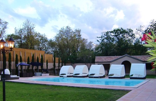 Saint-Pargoire House | Chateau Rieutort - 18th century wine estate with 7 gites and 5 rooms B & B