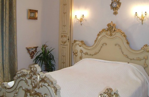 Saint-Pargoire House | Chateau Rieutort - 18th century wine estate with 7 gites and 5 rooms B & B