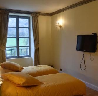 Monein Bed & Breakfast | Chateau Roquehort