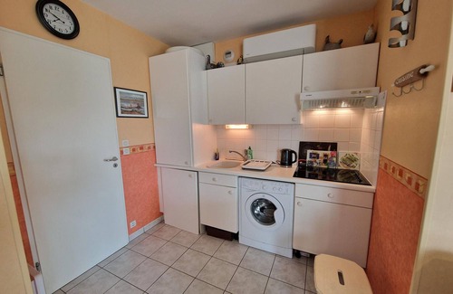 Quartier du Casino Apartment | Chatelaillon-Plage Center: Apartment 4 pers, balcony, parking, pool, wifi