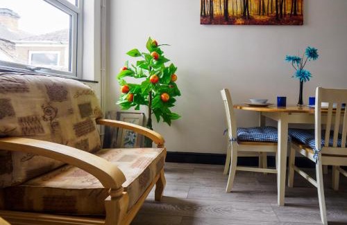 Stoke-on-Trent House | Chatham Lodge Double Room 4