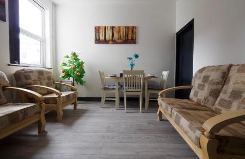 Stoke-on-Trent House | Chatham Lodge Double Room 4