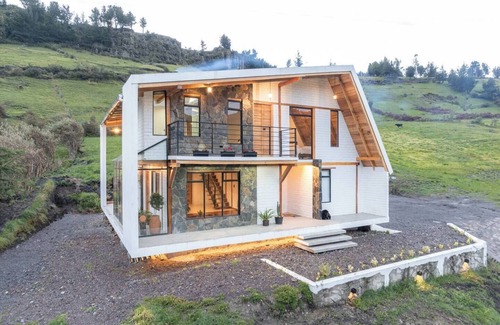 Guaranda Ski Chalet | Chaupi House Mountain View Near Volcano