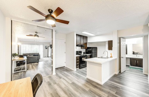 Woodlake - Briar Meadow Apartment | Check-in Ready Modern Apt Free Parking & Free Wi-Fi Near Galleria