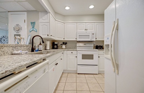 Panama City Beach Villa | Check it out-> ROOMY upgraded villa: double balconies, by beach, restaurants