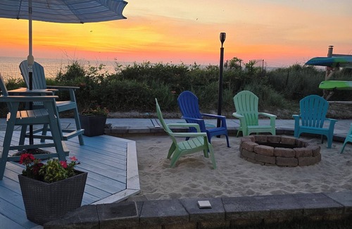 Villas House | CHECK OUT THIS BEACHFRONT GEM! Near Cape May & Wildwood with fenced yard
