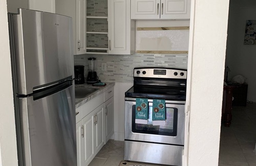 Oakland Park Apartment | cheerful 1bed 1 bath in the beautiful city of Oakland Park -FL