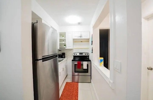 Oakland Park Apartment | cheerful 1bed 1 bath in the beautiful city of Oakland Park -FL