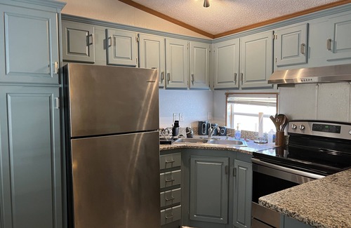 Port St. Joe House | Cheerful 2/2 bungalow close to Gulf of Mexico