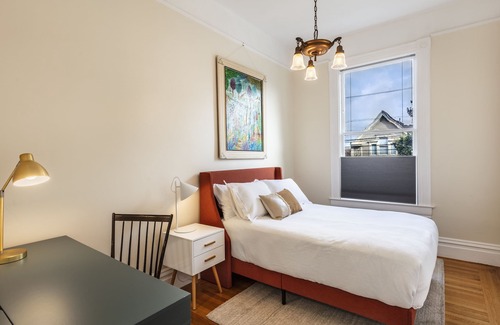 Noe Valley House | Cheerful 2+ bedroom Victorian with parking
