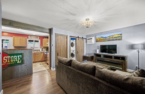 Montrose Cabin | Cheerful 2 bedroom cabin close to the hospitaln