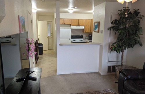 Killeen House | Cheerful 2-bedroom townhome