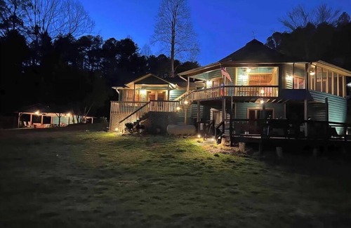 Ellijay Cabin | Cheerful 3 bedroom relaxing riverfront cabin with outdoor jacuzzi and Tv